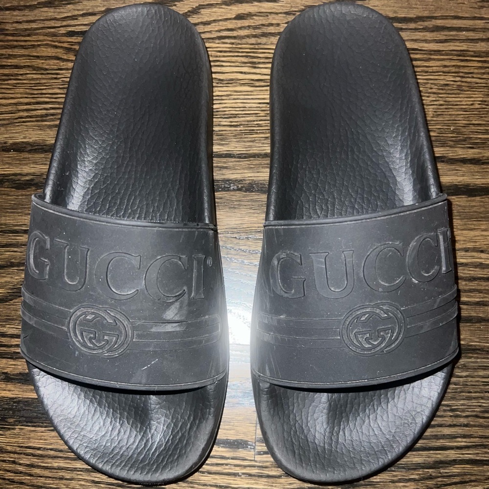 Women’s Gucci Logo Rubber Slides - Picture 3 of 7